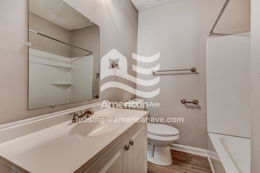 Building Photo - 413 Roebuck Dr