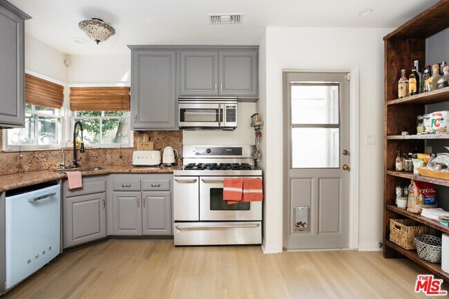 Building Photo - 2230 Fink St