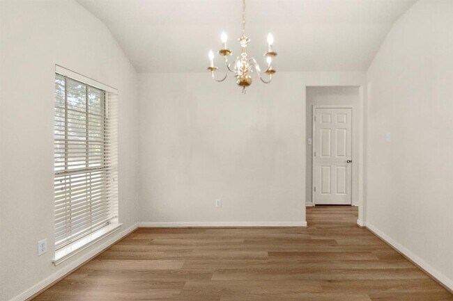 Building Photo - 3619 Slocom Dr