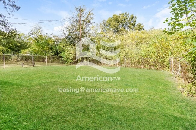 Building Photo - 608 Jerry Coleman St