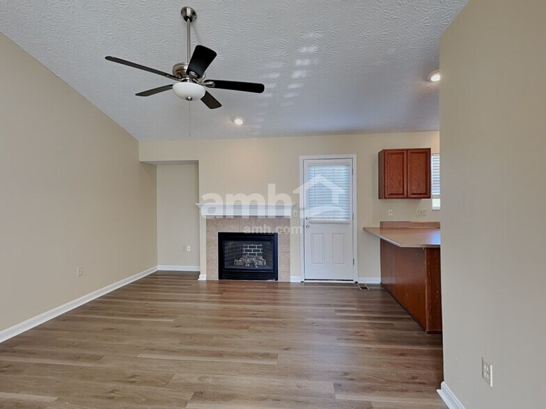 Building Photo - 10296 Manassas Ct