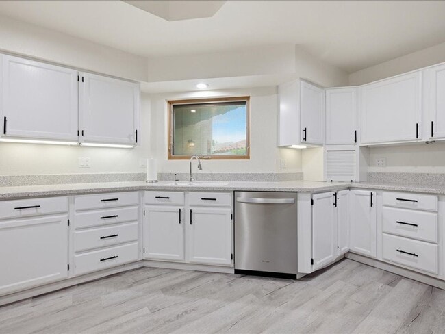 Building Photo - 10111 Spyglass