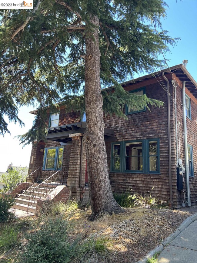 Building Photo - 2215 Marin Ave