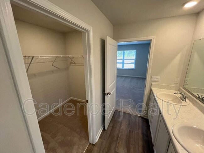 Building Photo - 1167 King Eider Wy