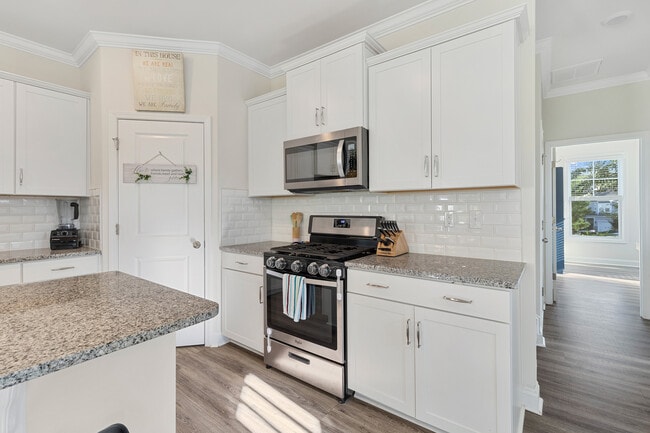 Building Photo - 1024 Chicory Trce