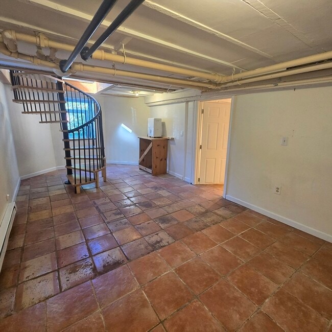 Building Photo - 56 Waterhouse St