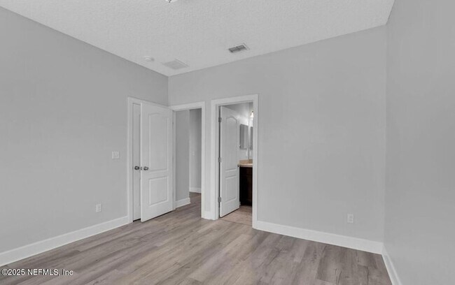 Building Photo - 4431 Vista Point Ln