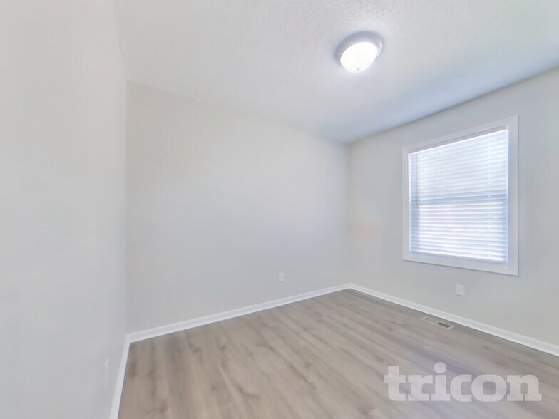 Building Photo - 8835 NE 73rd Ct