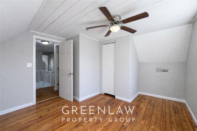 Building Photo - 1944 Lyle Ave