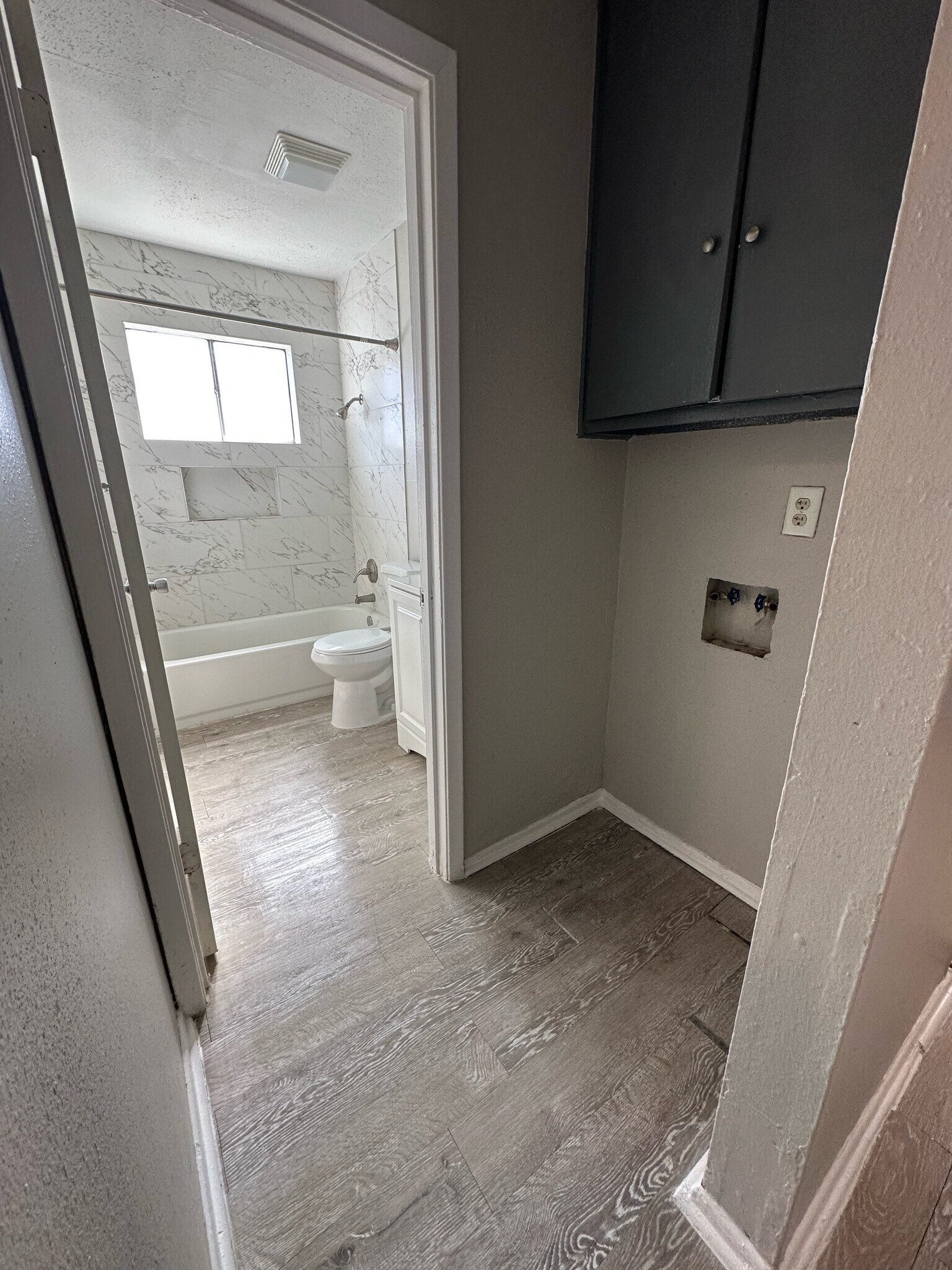 Washer connection - 6310 Brownleaf St