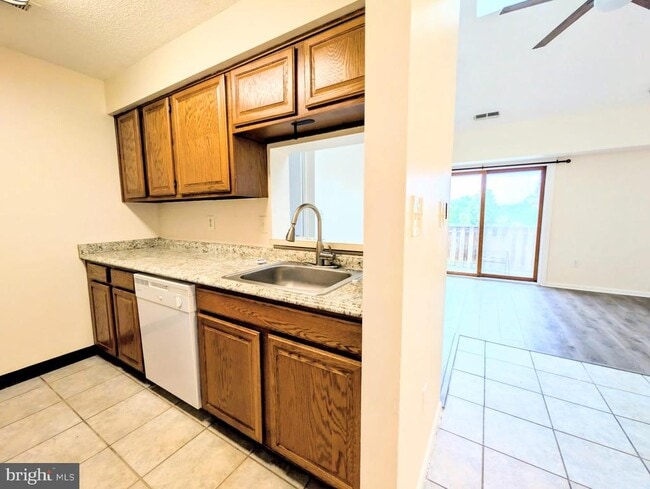Building Photo - 2313 Ravens Crest Dr