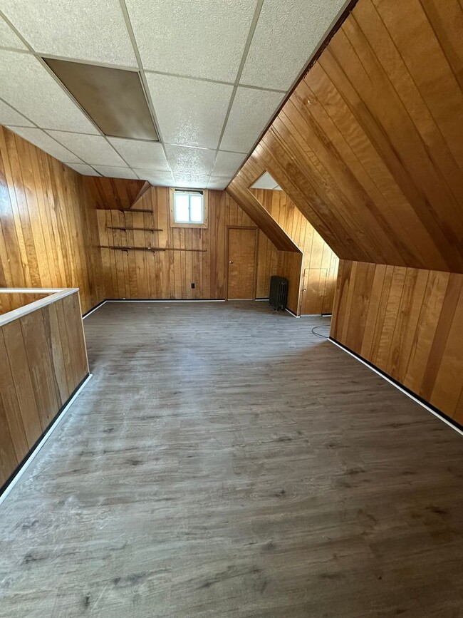 Building Photo - Beautiful renovated 4 bed, 2 full bath