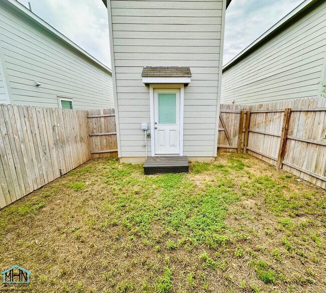 Building Photo - Straight Out of Your Favorite TV Show — This Mini-Home Marvel Has It All!