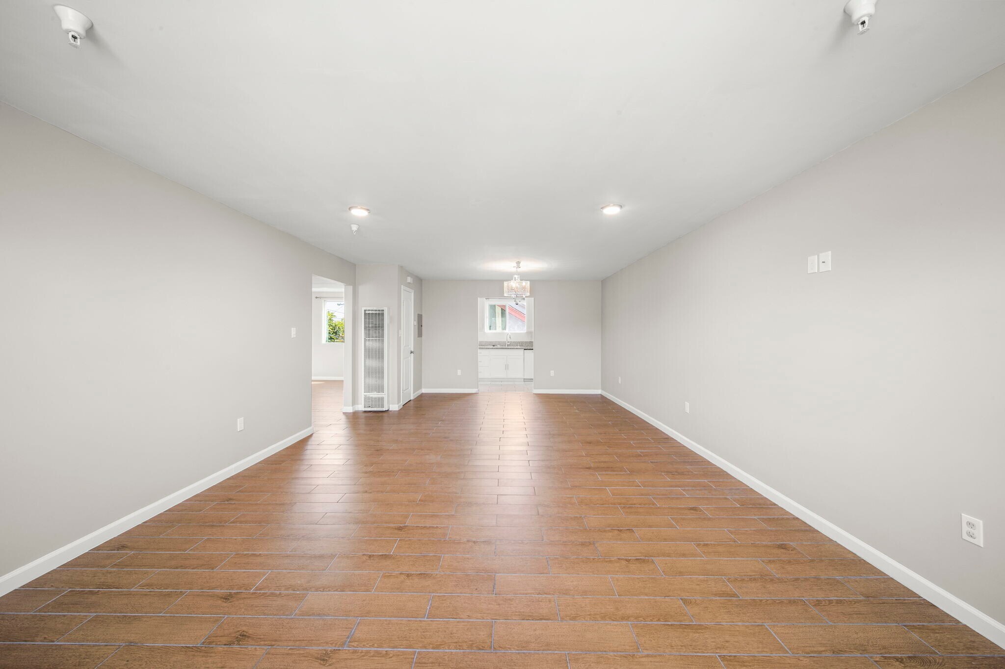 Building Photo - 1155 N Ardmore Ave