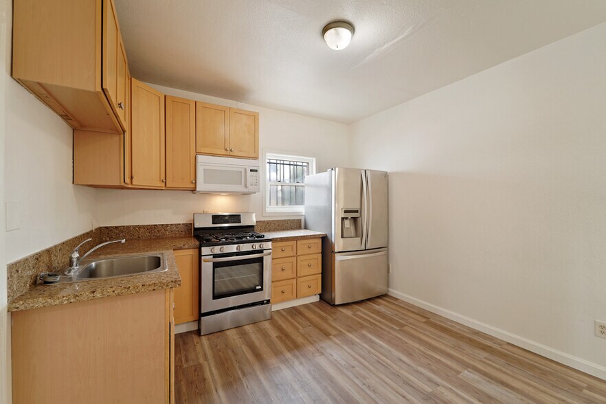 Building Photo - 400 Bissell Ave
