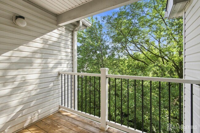 Building Photo - 1634 Waterford Dr