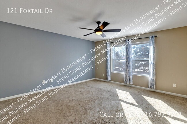 Building Photo - 121 Foxtail Dr