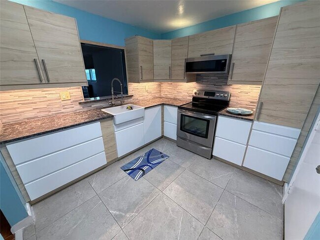 Primary Photo - 410 NW 68th Ave