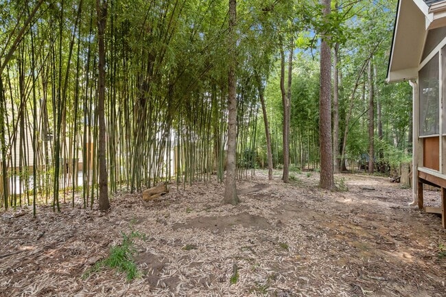 Building Photo - Inviting 3br house in Morrisville with woo...