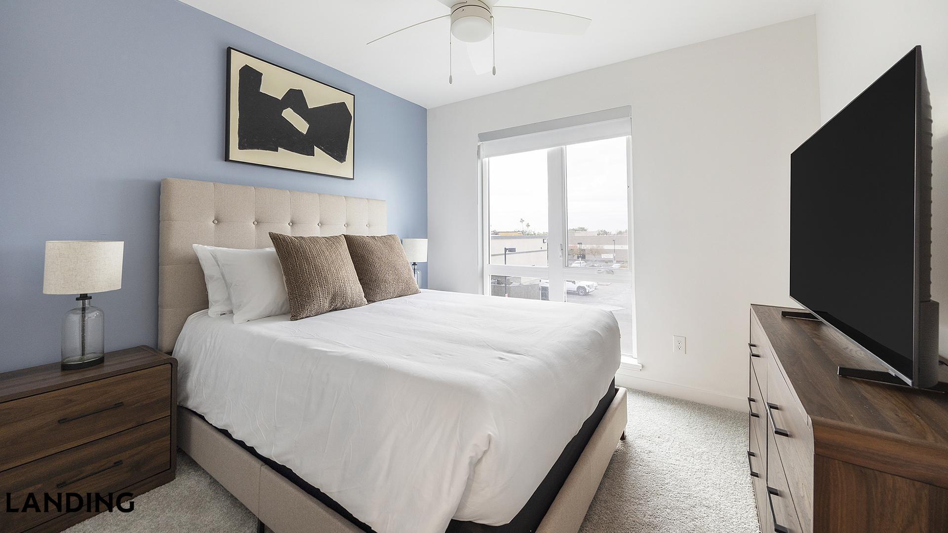 Building Photo - 707 S Farmer Ave