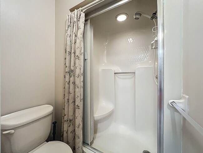 Building Photo - 330 Markley Ct