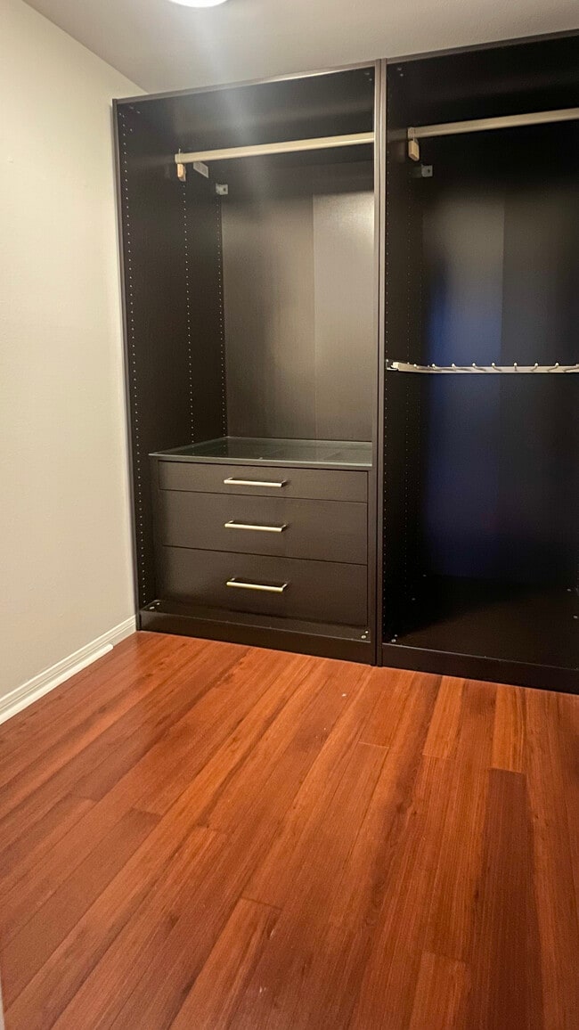 Building Photo - 4755 Templeton St