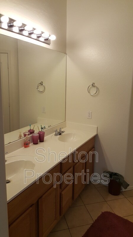 Building Photo - 3908 W Goodman Dr