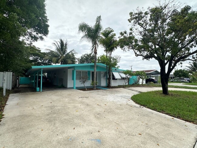 Building Photo - Charming Home with Great Location & Natura...