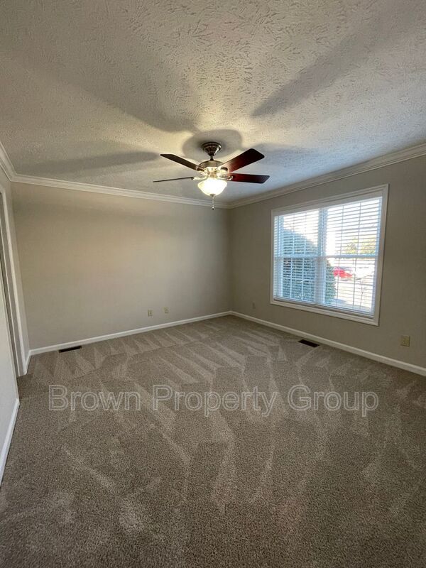 Building Photo - 3401 Lainey Ln