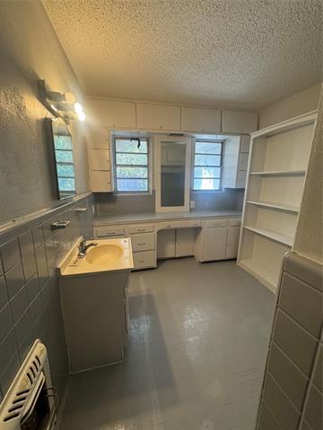 Building Photo - 4651 C L Veasey Blvd