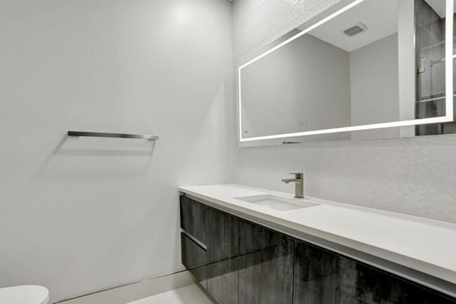 Building Photo - 6584 Villa Sonrisa Dr