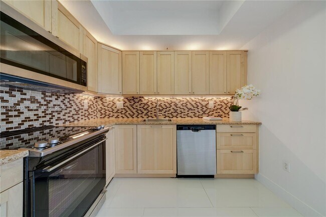 Building Photo - 3500 Coral Wy