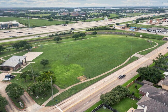 Building Photo - 11103 W Brompton Dr
