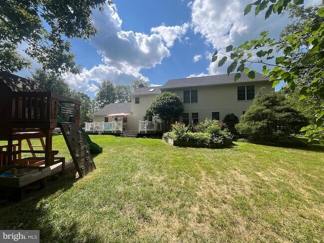 Building Photo - 7707 Lake Glen Dr