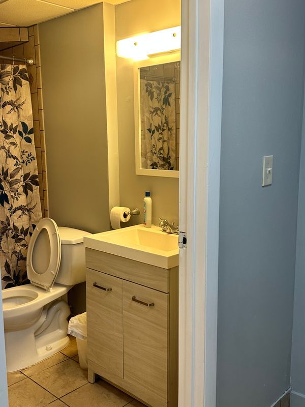 Building Photo - 305 E Mt Eden Ave