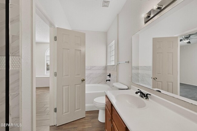 Building Photo - 14224 Desert Ash Dr