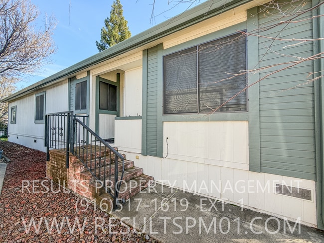 Building Photo - Fantastic Over 55 Community! Amenities! 2 bedroom