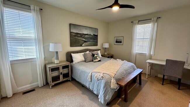 Building Photo - 1121 Starboard Dr