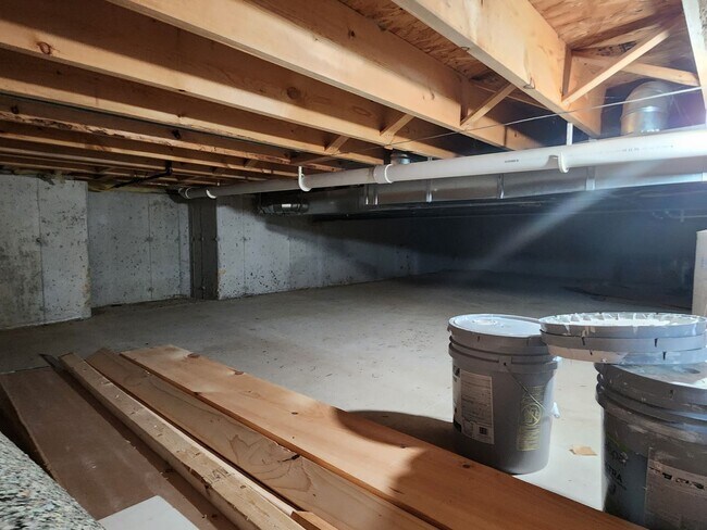 Building Photo - Kenosha 4 bedroom home