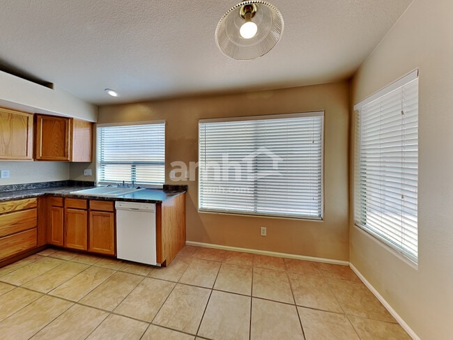 Building Photo - 16151 W Latham St