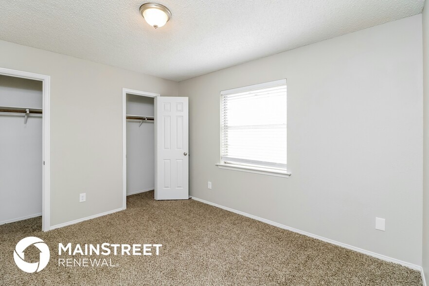 Building Photo - 4104 Firethorn Dr