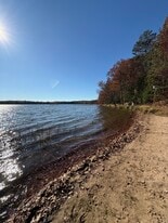 Steps away from beautiful Lake George - 4152 Satuit Ln