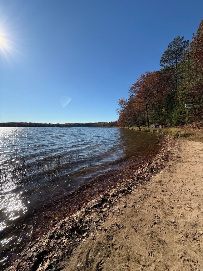 Steps away from beautiful Lake George - 4152 Satuit Ln