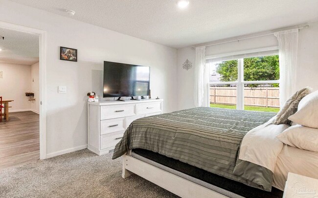 Building Photo - 9768 MilleeLoop