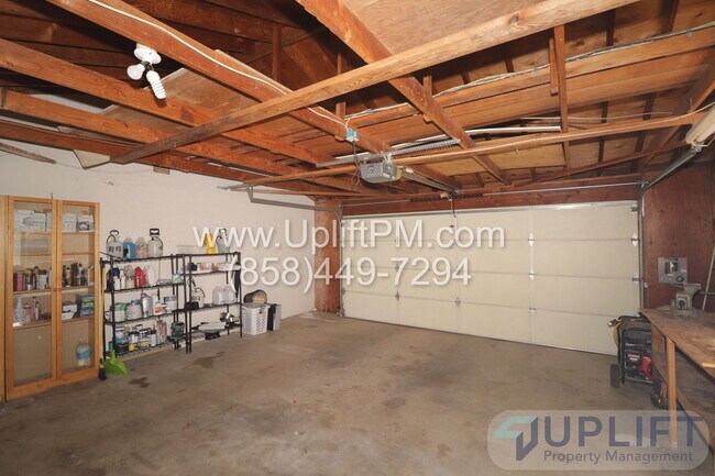 Building Photo - 15436 Las Manzanitas Rd