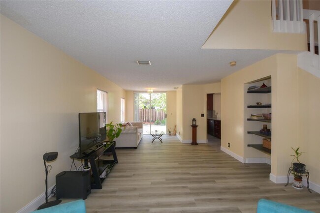 Building Photo - 10691 NW 12th Dr