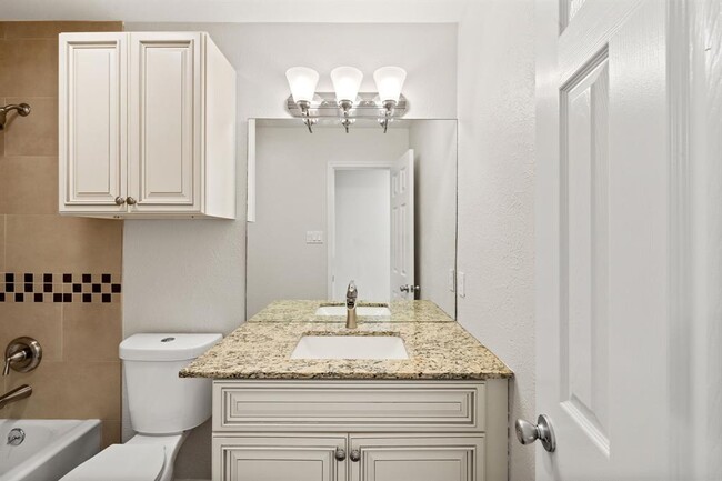 Building Photo - 1505 Charolais Dr