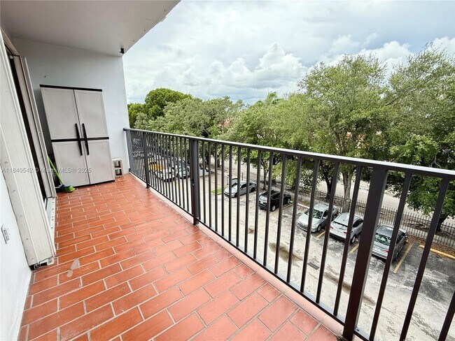 Building Photo - 5765 W 25th Ct
