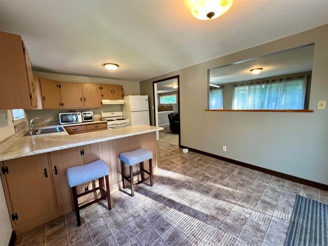 Building Photo - 7675 Currier Rd