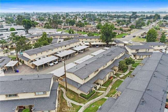 Building Photo - 3700 Mountain Ave N
